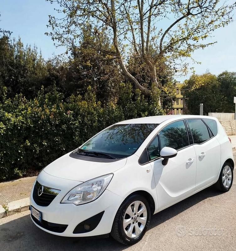 Usata Opel Meriva 75 CV (55 kW) 2013 Bianco Monovolume