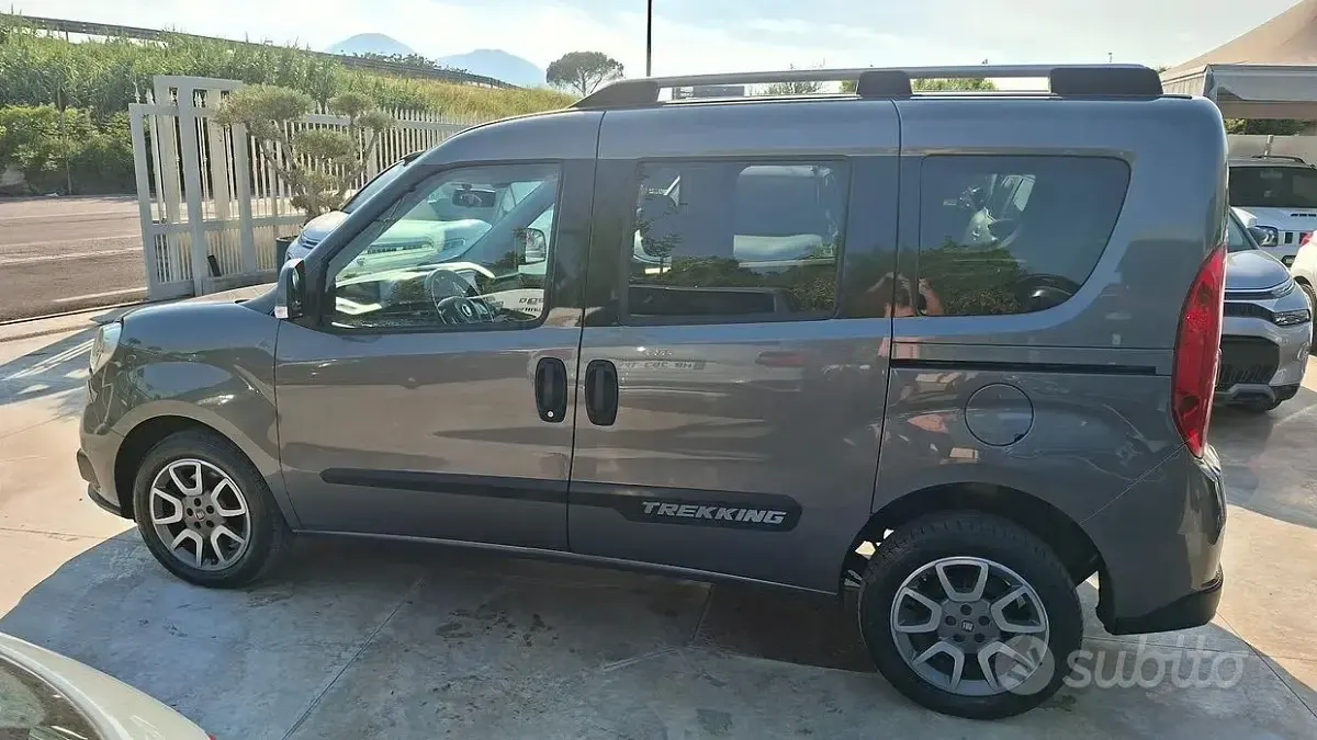 Usata Fiat Doblò Trekking 120 CV (88 kW) 2018 Grigio Monovolume