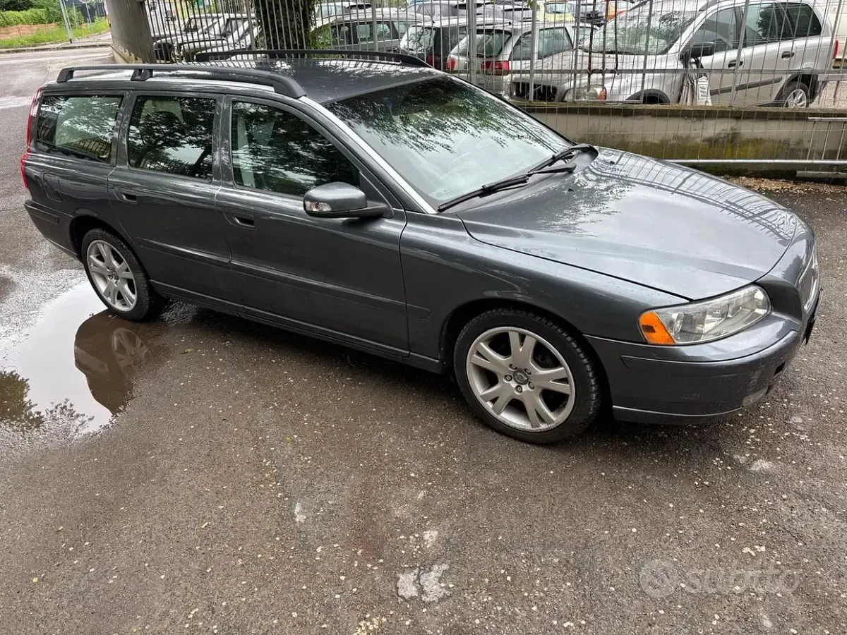 Usata Volvo V70 163 CV (119 kW) 2007 Grigio Station wagon