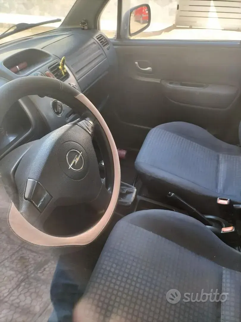 Usata Opel Agila 2005 Grigio Monovolume