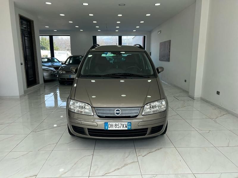 Usata Fiat Idea Emotion 90 CV (66 kW) 2007 Grigio Monovolume
