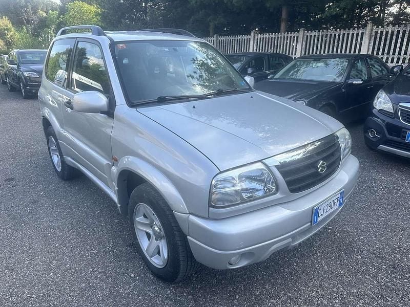 Second-hand Suzuki Grand Vitara 94 CP (69 kW) 2003 Argintiu SUV
