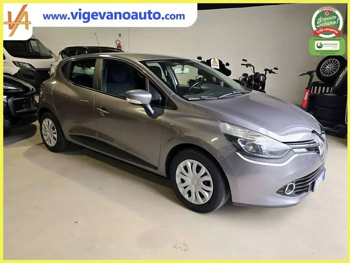 Usata Renault Clio IV 75 CV (55 kW) 2013 Grigio Berlina