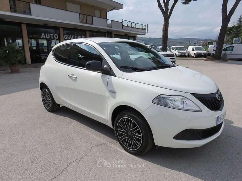 Usata Lancia Ypsilon S 69 CV (50 kW) 2023 Bianco Utilitaria