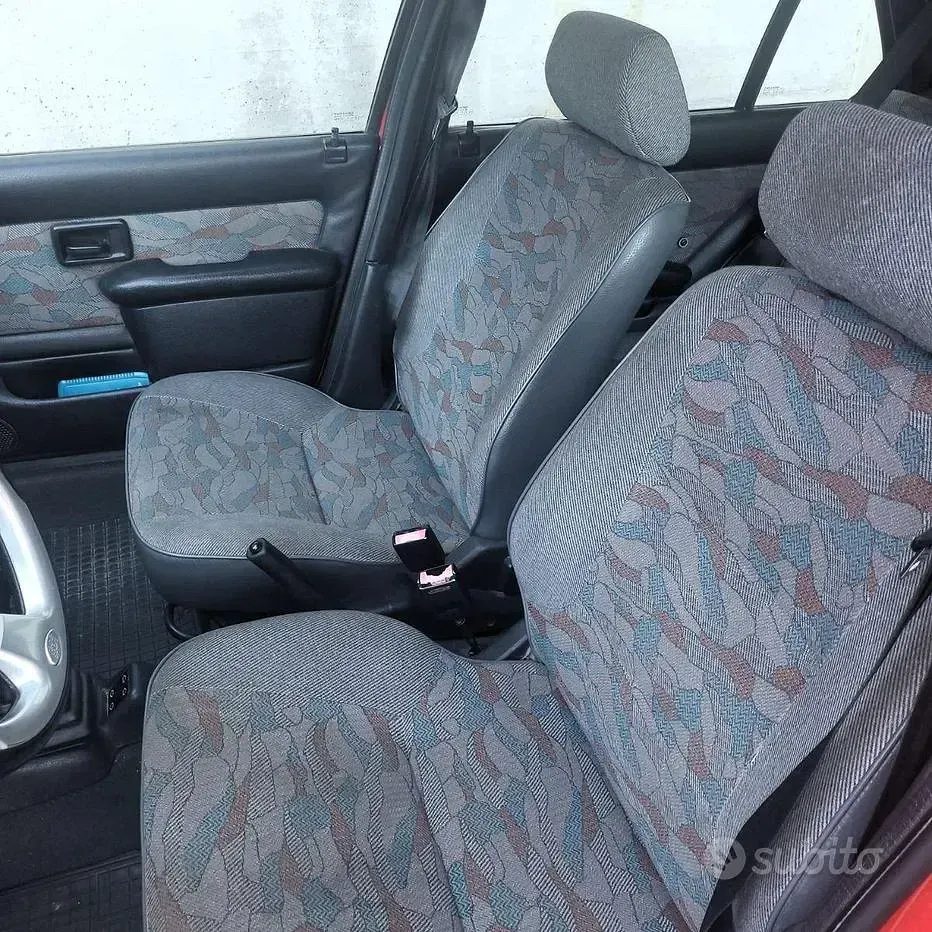 Usata Peugeot 106 57 CV (41 kW) 1997 Rosso Utilitaria