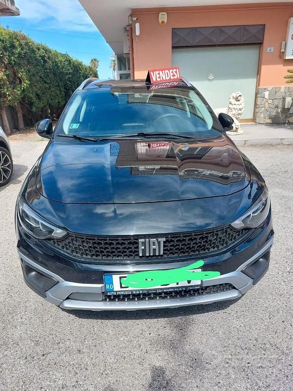 Nero Usata 2021 Fiat Tipo Cross Due volumi | 15.000 € (Buon prezzo) - Immagine 1/4