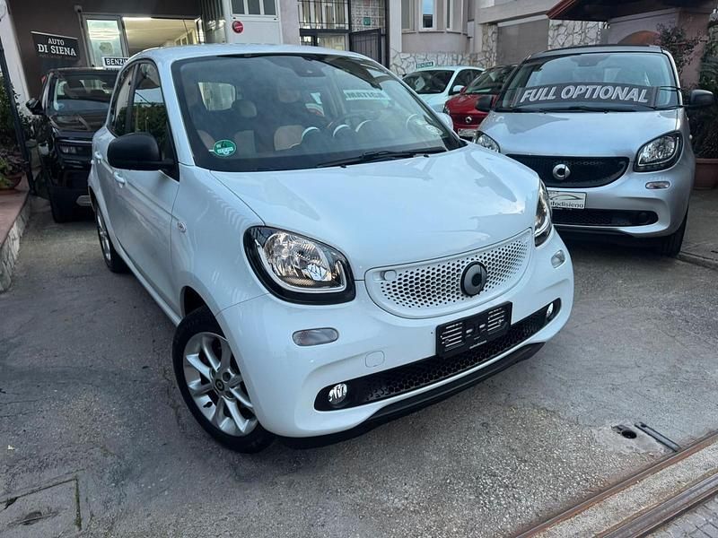 Usata Smart ForFour Passion 71 CV (52 kW) 2015 Bianco Utilitaria