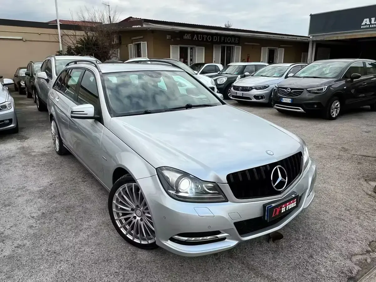 Usata Mercedes C220 Avantgarde 169 CV (124 kW) 2011 Grigio Station wagon