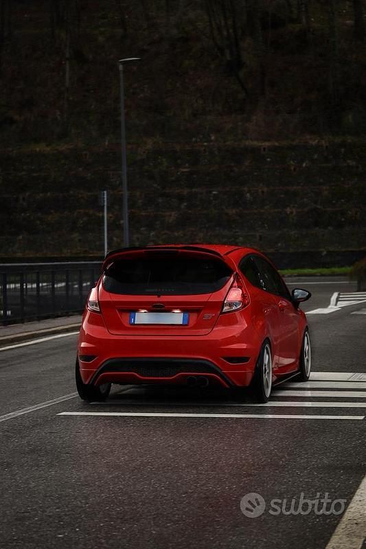 Usata Ford Fiesta ST 226 CV (166 kW) 2013 Rosso Utilitaria