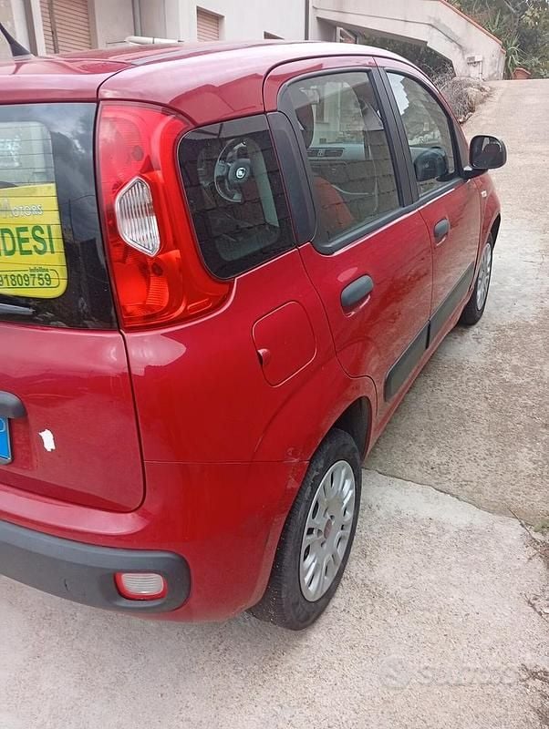 Usata Fiat Panda Pop 69 CV (50 kW) 2016 Rosso Utilitaria