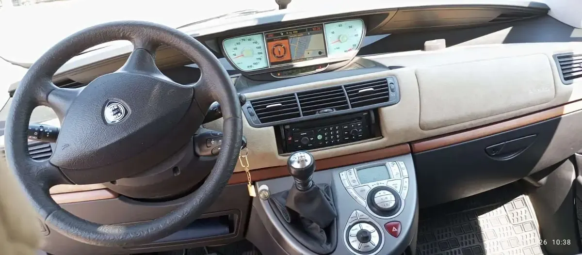 Usata Lancia Phedra 128 CV (94 kW) 2004 Monovolume