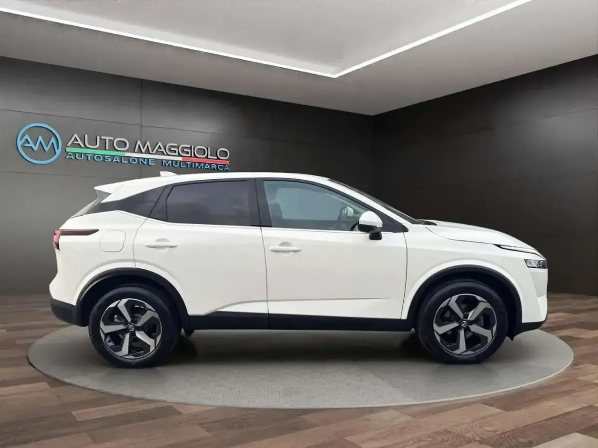 Usata Nissan Qashqai N-Connecta 140 CV (102 kW) 2022 Bianco SUV
