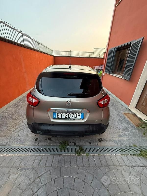 Usata Renault Captur 90 CV (66 kW) 2014 Marrone SUV