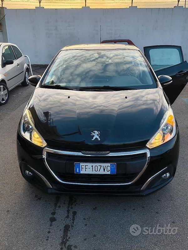 Usata Peugeot 208 2016 Nero Utilitaria