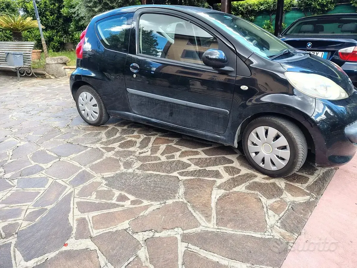 Usata Peugeot 107 68 CV (50 kW) 2008 Utilitaria