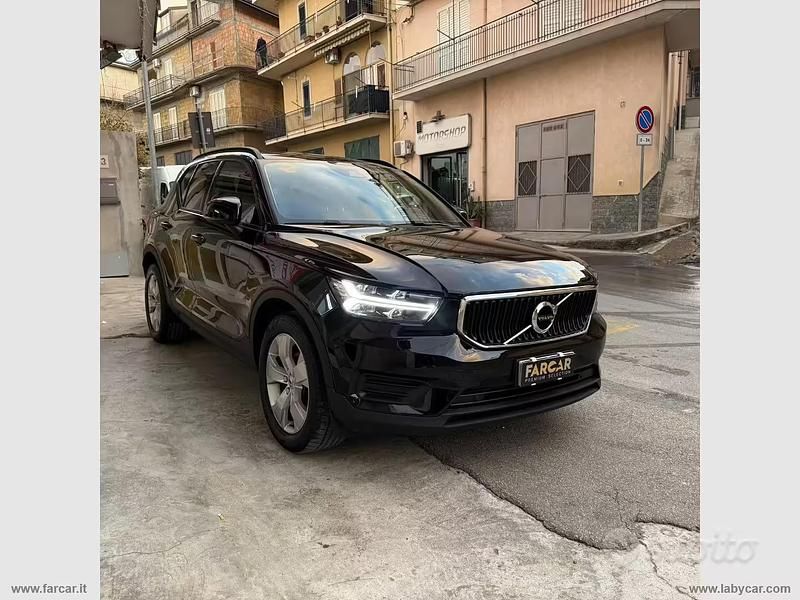 Usata Volvo XC40 Momentum 150 CV (110 kW) 2020 Nero SUV