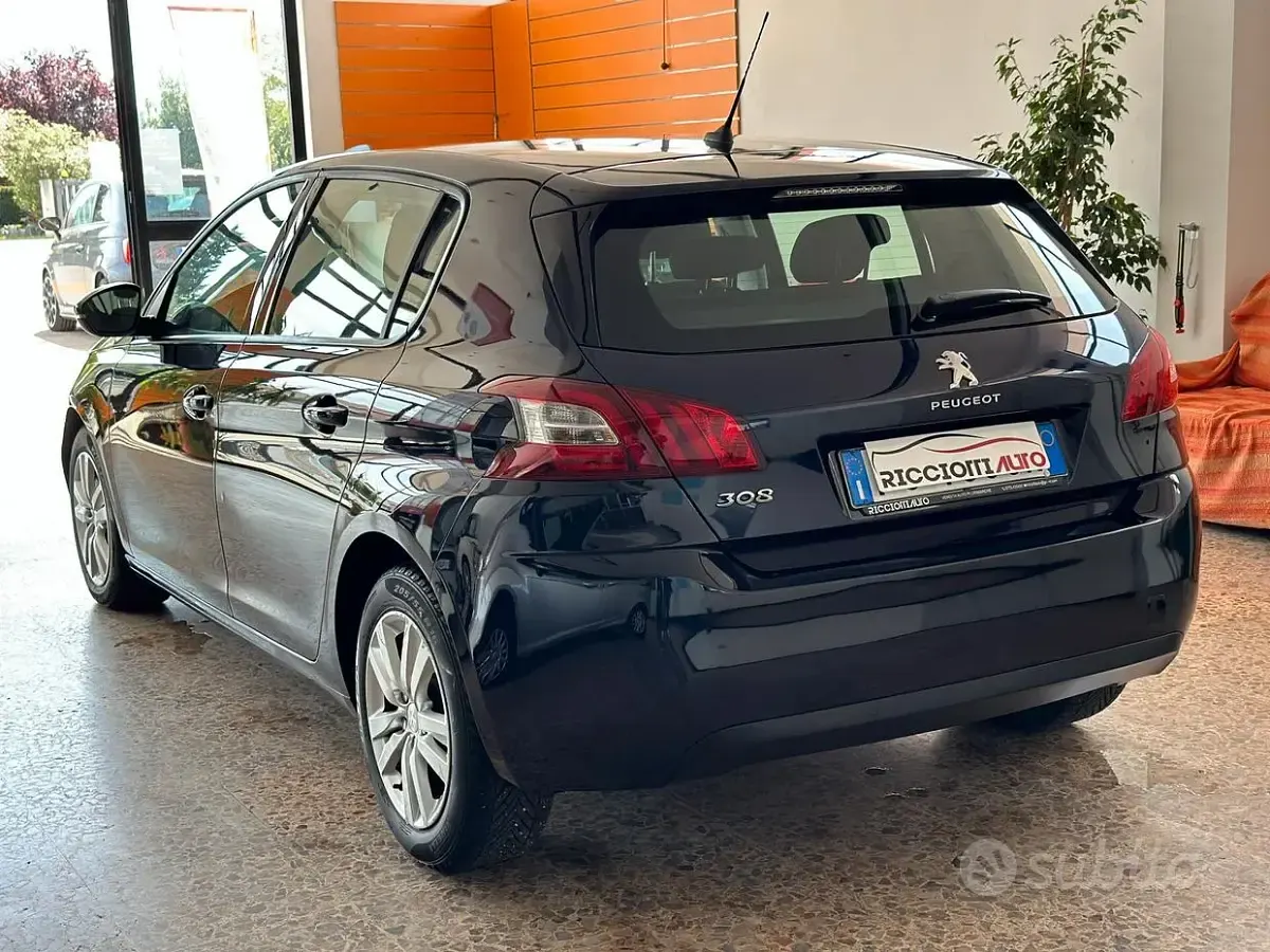 Usata Peugeot 308 Business-Line 120 CV (88 kW) 2016 Bluazzurro Berlina