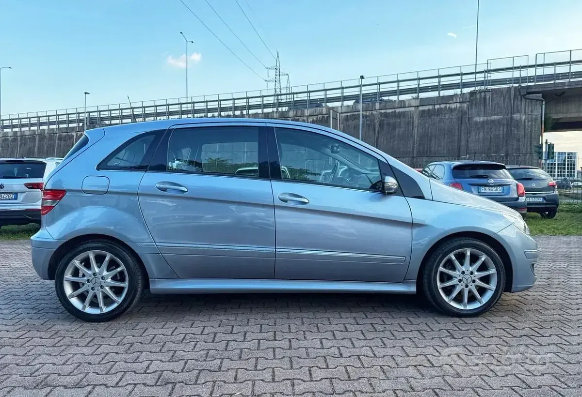 Usata Mercedes B170 116 CV (85 kW) 2008 Blu Monovolume