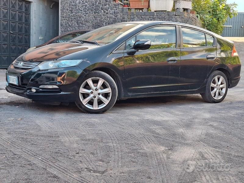 Nero Usata 2009 Honda Insight Executive Tre volumi | 3900 € - Immagine 1/4
