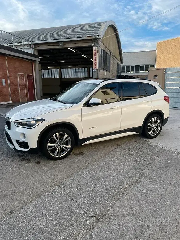 Usata BMW X1 Efficient Dynamics 190 CV (139 kW) 2016 Bianco SUV