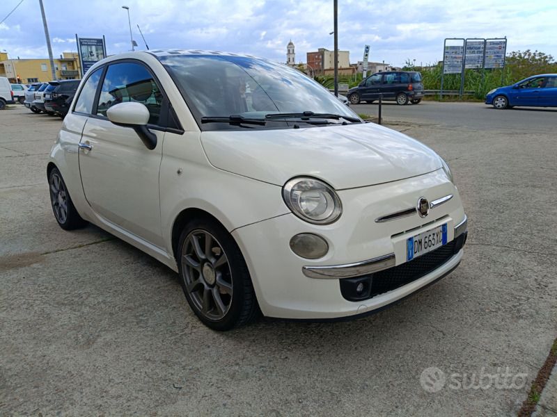 Bianco Usata 2009 Fiat 500 Due volumi | 5000 € (Cara) - Immagine 1/4