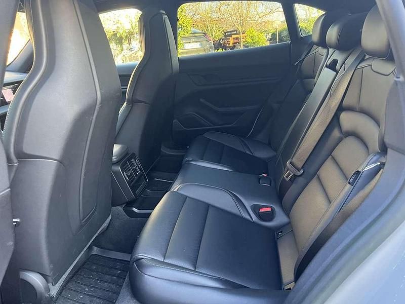 Usata Porsche Taycan Cross Turismo 139 kW (190 CV) 2023 Grigio Station wagon