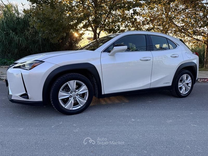 Usata Lexus UX 152 CV (111 kW) 2020 Bianco SUV