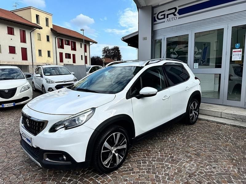 Usata Peugeot 2008 Allure 100 CV (73 kW) 2016 Bianco SUV