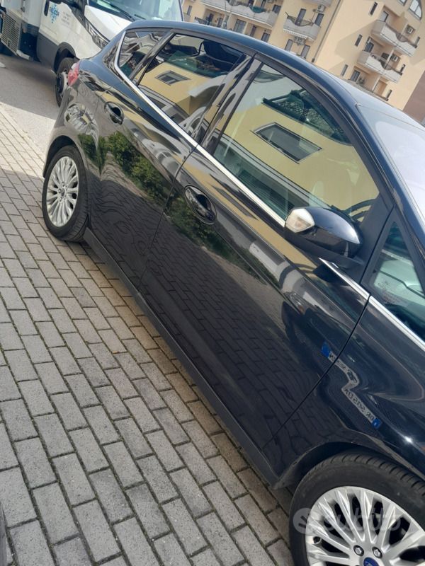 Usata 2011 Ford C-MAX Monovolume | 5600 € (Buon prezzo) - Immagine 1/4