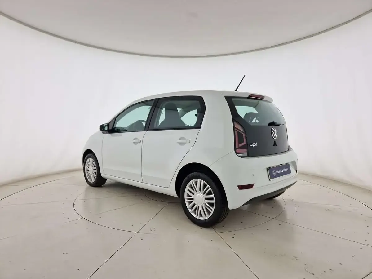 Usata VW up! Move 65 CV (47 kW) 2023 Pure white Utilitaria