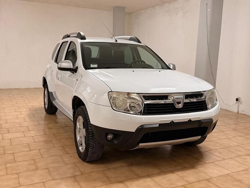 Usata Dacia Duster Lauréate 110 CV (80 kW) 2011 Bianco Station wagon