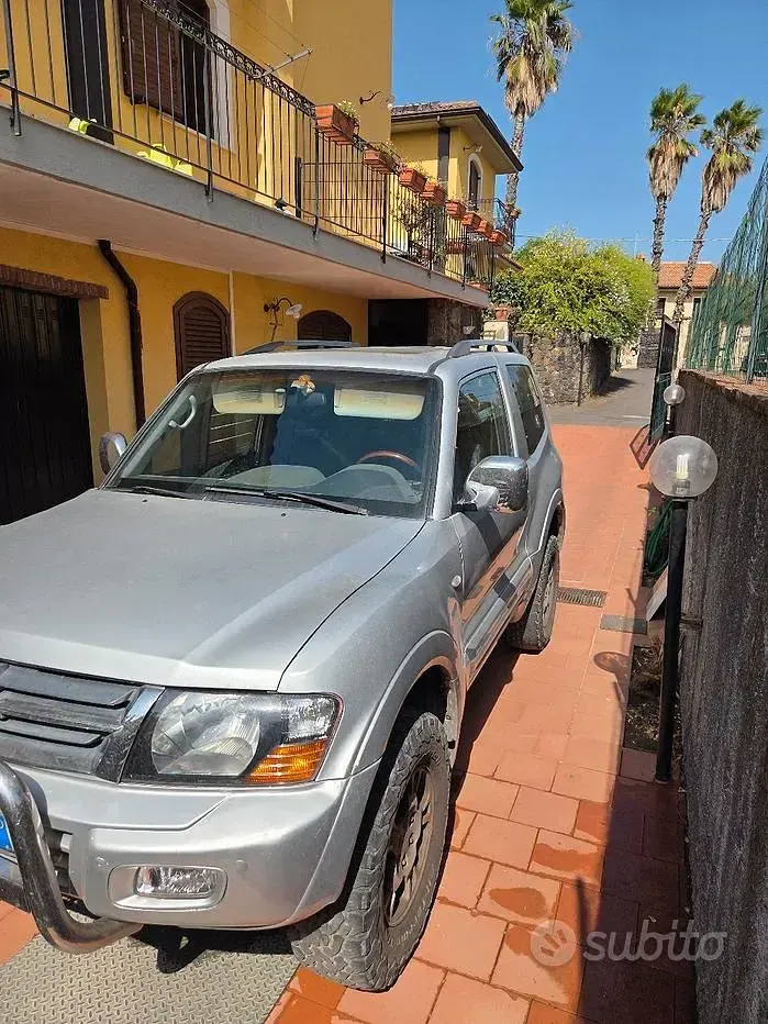 Usata Mitsubishi Pajero 160 CV (117 kW) 2002 Grigio SUV