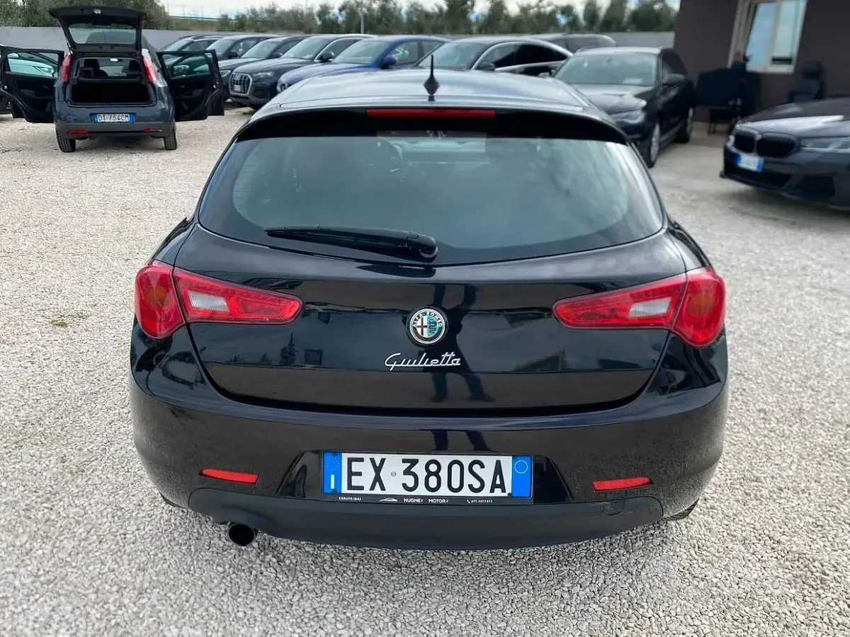 Usata Alfa Romeo Giulietta Exclusive 105 CV (77 kW) 2014 Nero Utilitaria