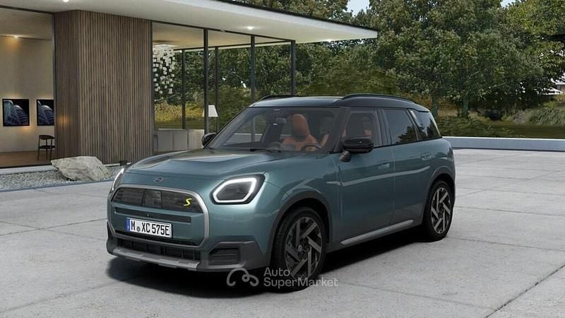 Verde Usata 2024 Mini Cooper Favoured Utilitaria | 45.600 € - Immagine 1/4