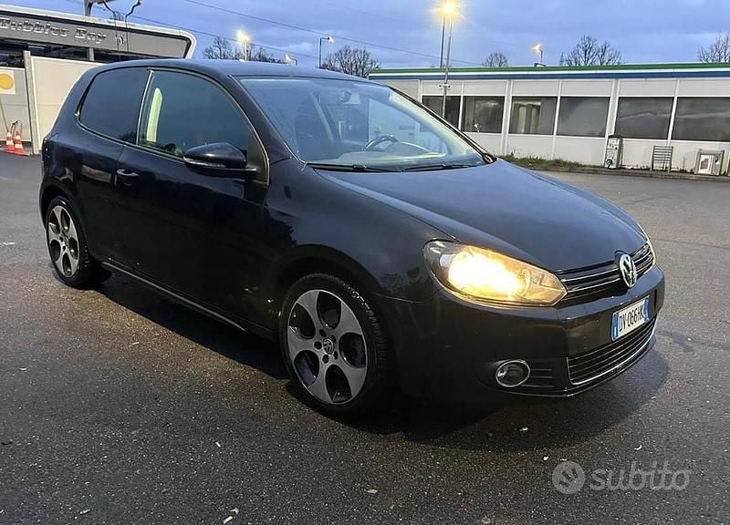 Usata VW Golf VI Comfortline 122 CV (89 kW) 2009 Nero Utilitaria