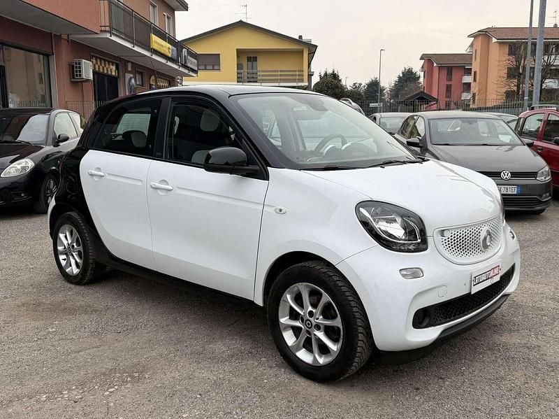 Usata Smart ForFour Passion 71 CV (52 kW) 2015 Bianco Utilitaria
