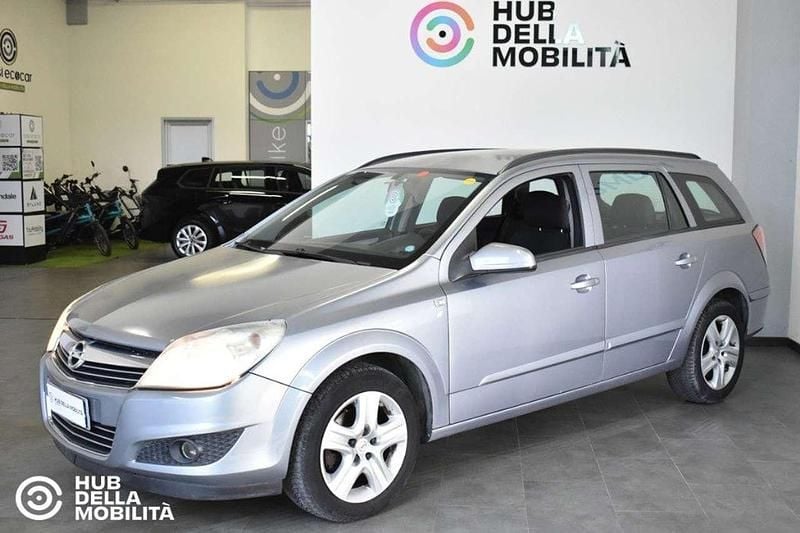 Usata Opel Astra Enjoy 110 CV (80 kW) 2009 Grigio Station wagon