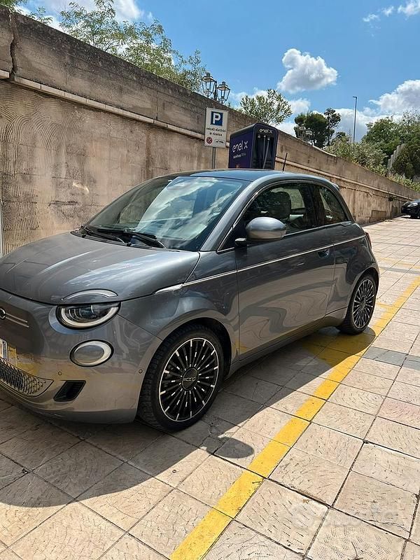 Usata Fiat 500e 75 kW (102 CV) 2021 Grigio Berlina