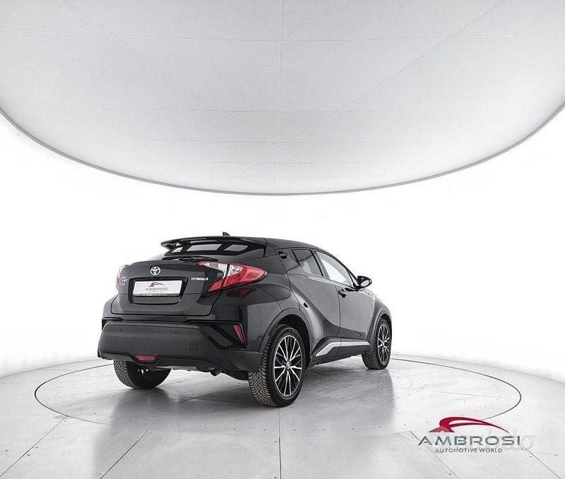 Usata Toyota C-HR Lounge 122 CV (89 kW) 2017 Nero SUV