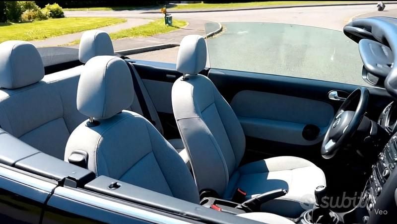 Usata VW Beetle Cabriolet 101 CV (74 kW) 2006 Nero Cabrio