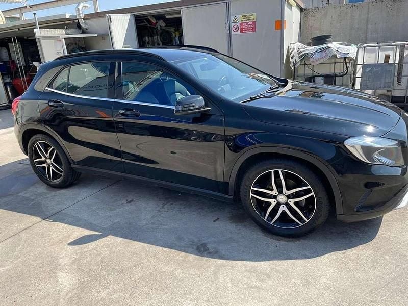 Usata Mercedes GLA220 Premium 170 CV (125 kW) 2015 Nero SUV