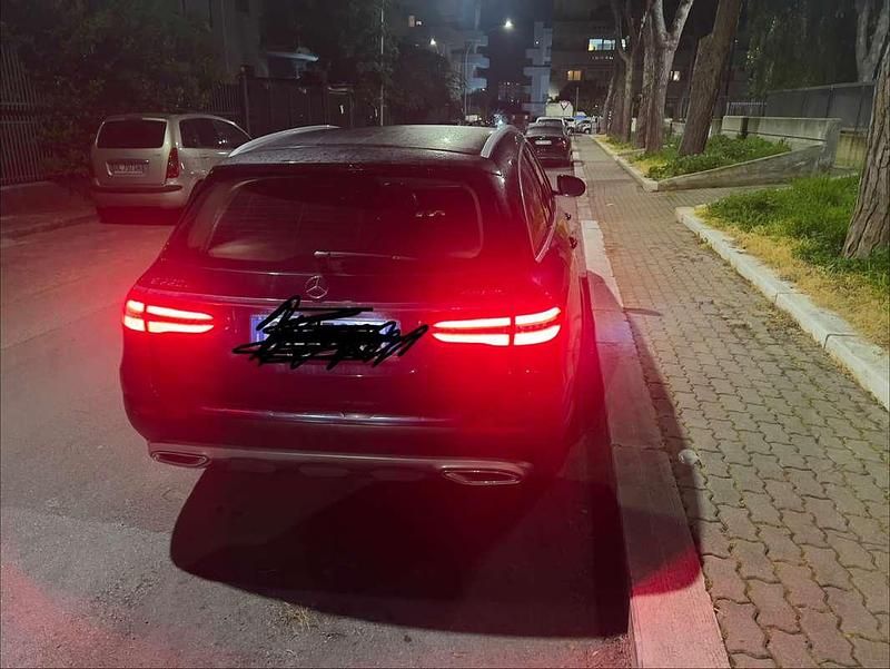 Usata Mercedes E220 All-Terrain Premium 204 CV (150 kW) 2018 Nero Station wagon