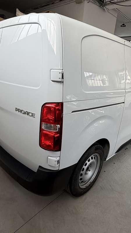 Usata Toyota Proace 120 CV (88 kW) 2024 Bianco Monovolume