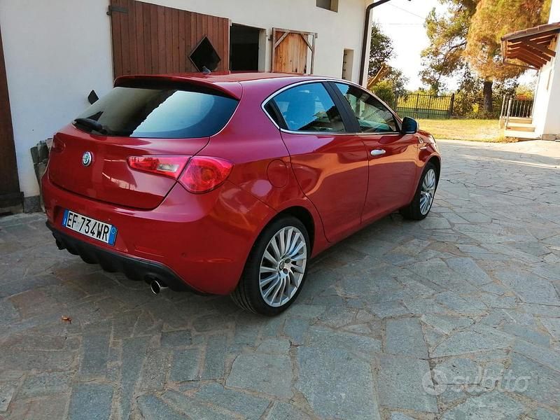 Usata Alfa Romeo Giulietta Quadrifoglio 2010 Rosso Utilitaria