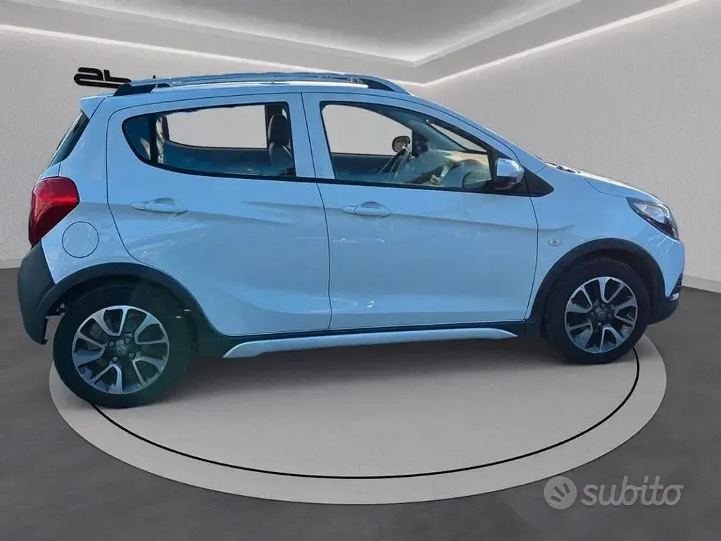Usata Opel Karl Rocks 73 CV (53 kW) 2019 Bianco Utilitaria
