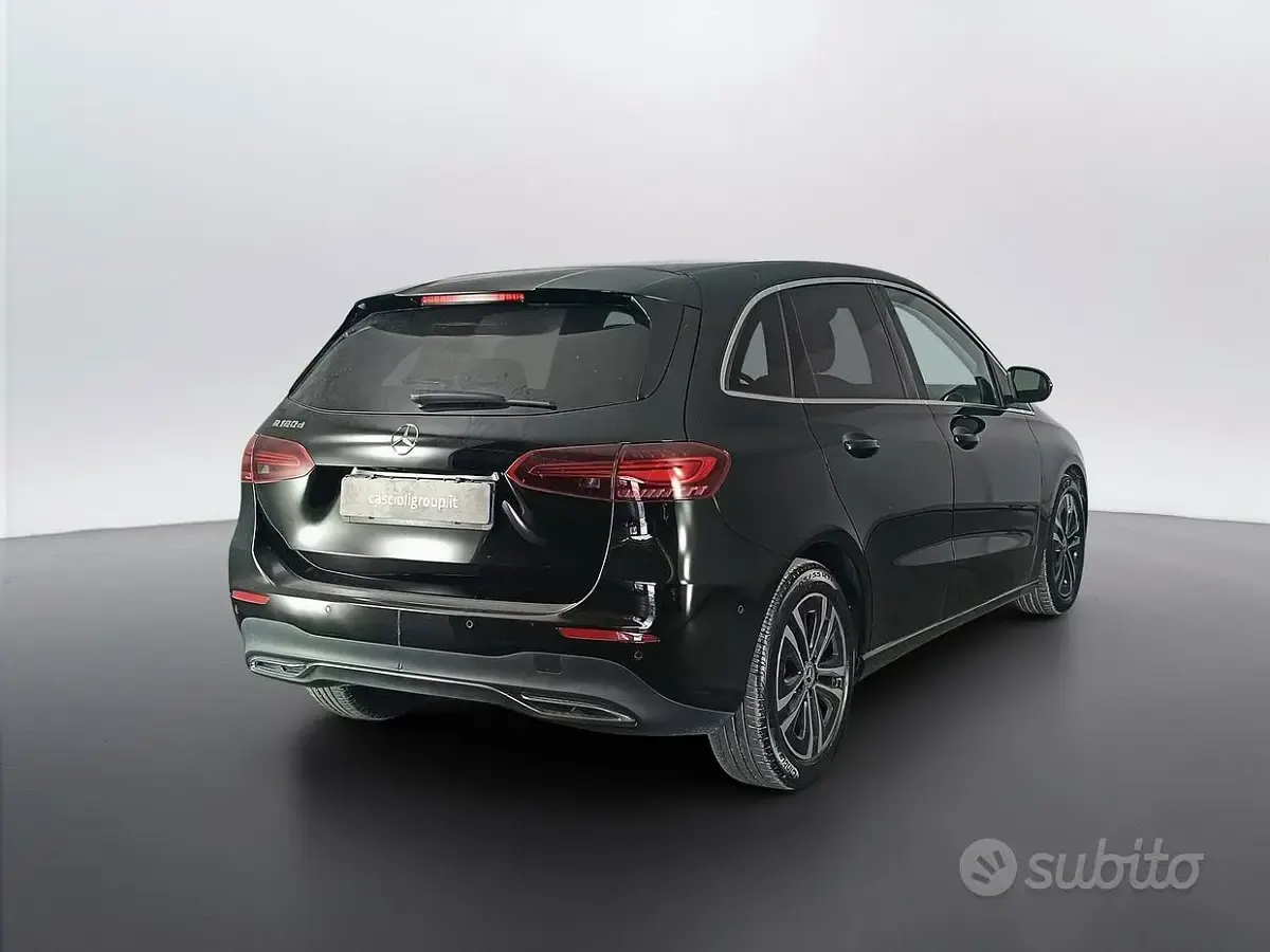 Usata Mercedes B180 Advanced 116 CV (85 kW) 2023 Nero Utilitaria
