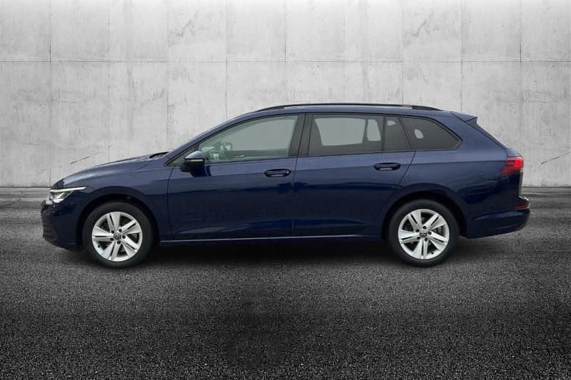 Usata VW Golf VIII Life 150 CV (110 kW) 2022 Blu metallizzato Station wagon