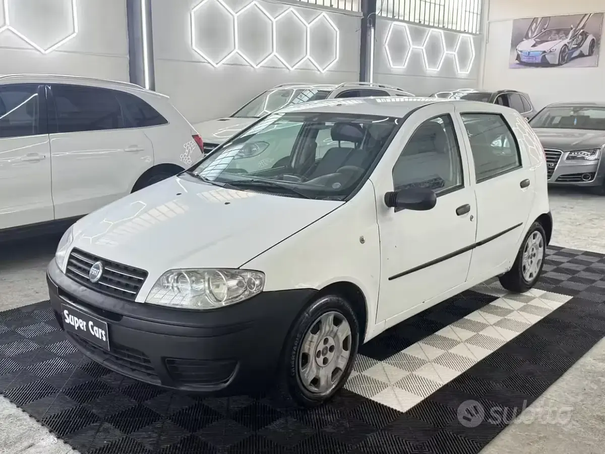 Usata Fiat Punto 69 CV (50 kW) 2004 Utilitaria
