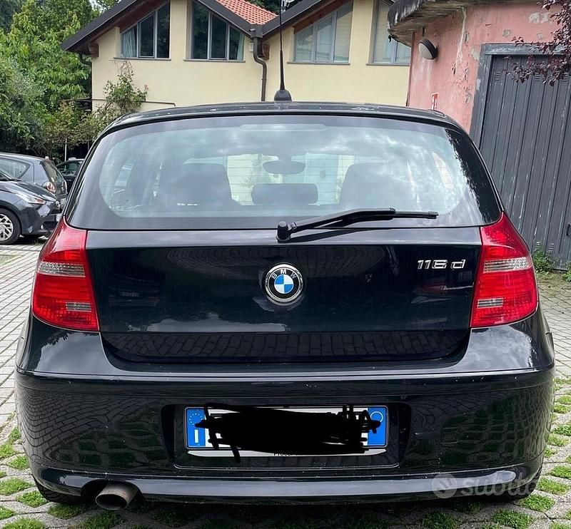 Usata BMW 116 116 CV (85 kW) 2010 Nero Utilitaria
