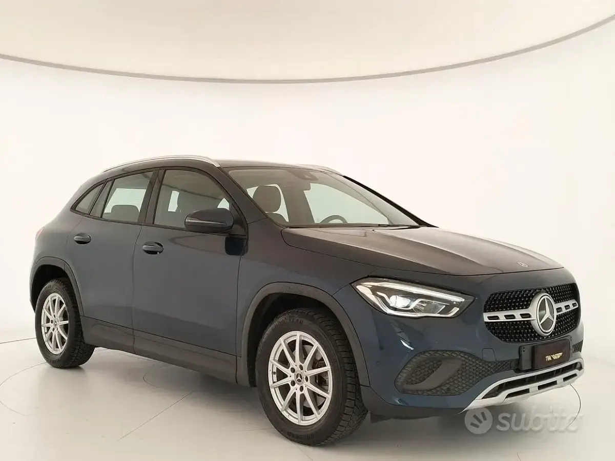 Usata Mercedes GLA200 Business 150 CV (110 kW) 2022 Nero SUV